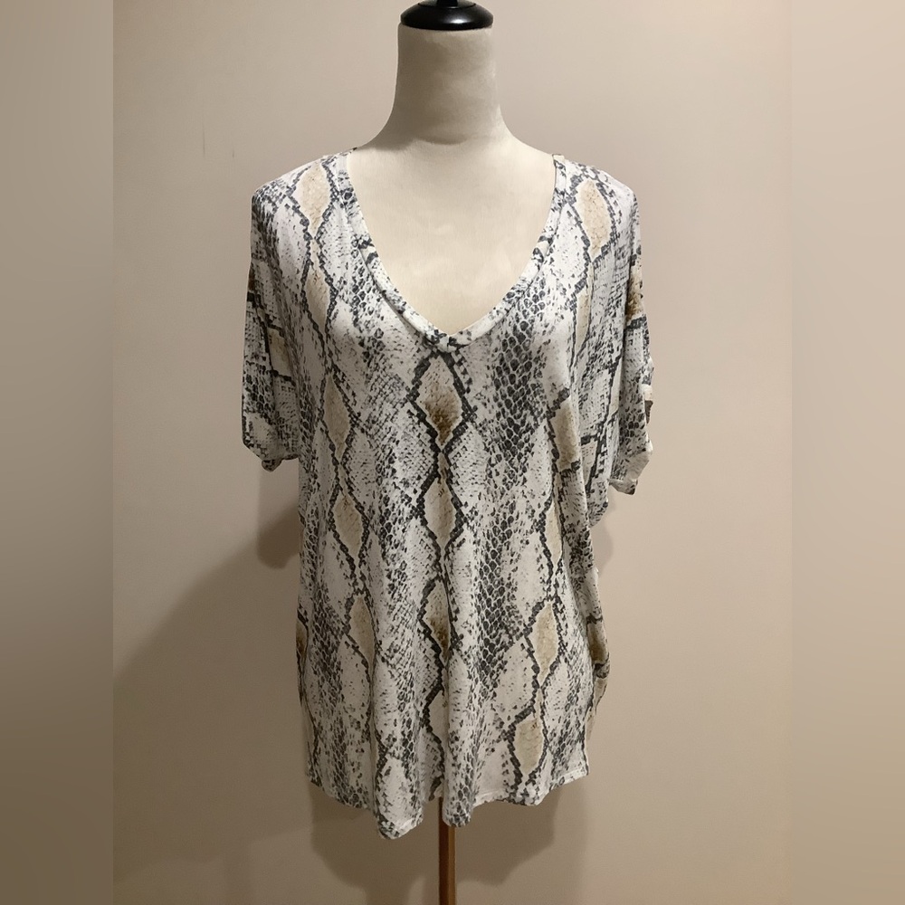 Express Open Shoulders V-neck Snakeskin Patterned Top Size S, NWOT